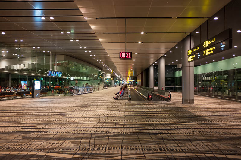 The great loop of China - April 2018 - Totally redundant photo of Singapore airport. Each time I pass through here I marvel at the miles and miles of carpet. Whichever company supplied it n