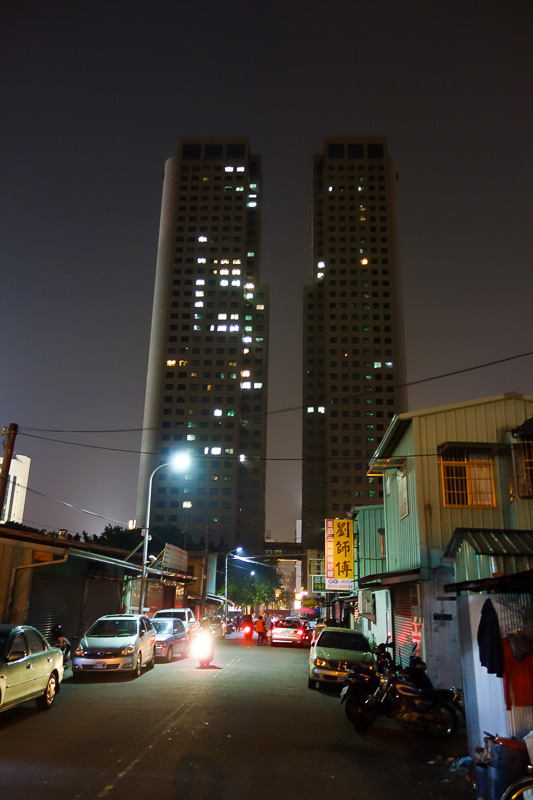 Taiwan-Taichung-Omurice - I spotted these twin towers and decided there must be some sort of centre of commerce nearby.
