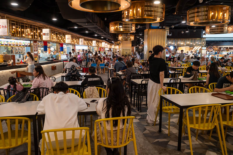 Singapore-Gardens by the bay - The food court however, quite full. The problem with food courts at lunch time is all the stalls are selling dinner sized meals. I did not partake (wa