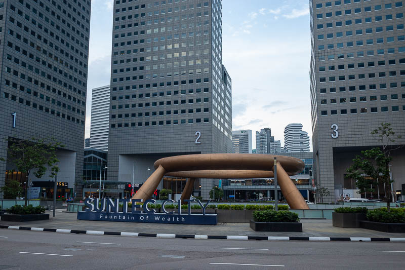 Singapore-Chicken Rice-Raffles - Google told me about the wealth fountain. So I tried to go see it, and ended up jaywalking across many lanes of traffic to see... this. I was confused