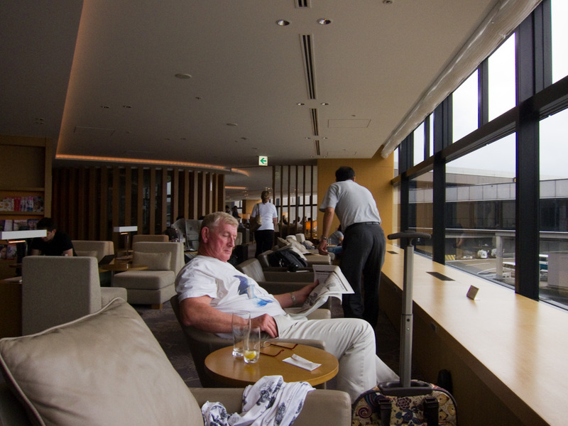 Japan-Tokyo-Narita-Airport-Lounge - Inside the Sakura lounge, with obnoxious british guy getting drunk for breakfast.