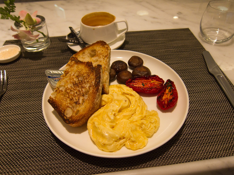 Sydney-Airport-Lounge - And my breakfast made to order, you can have whatever you want, the eggs were delicious, as was the bread. Holiday over.