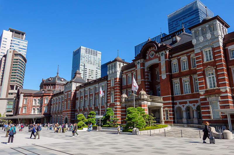 Japan for the 10th time (Finally!) - October and November 2023 - Tokyo station. I do not actually need to collect tickets, the QR code from my online purchase is the ticket. Actually it is more complex than that. Wh