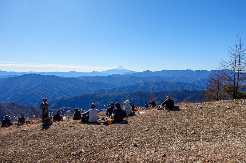 Japan-Tokyo-Hiking-Mount Takanosu - And on the top, a few people, including some with their Bunsen burners preparing a 3 course meal. There is a much shorter way to climb but that requir