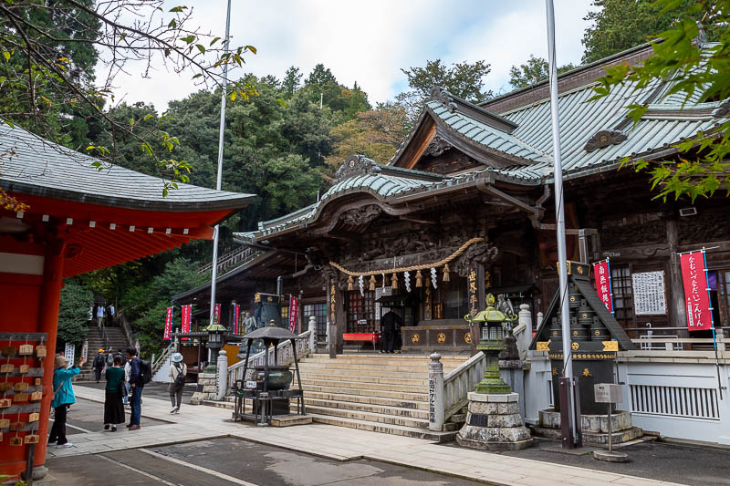 Japan-Tokyo-Takao-Hiking - The shrine was also not very busy.