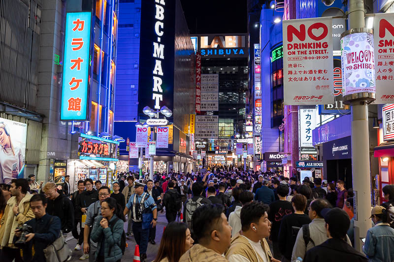 Japan-Tokyo-Shibuya-Halloween - You had to follow the planned course and not stop. Note that no one at all is wearing a costume.