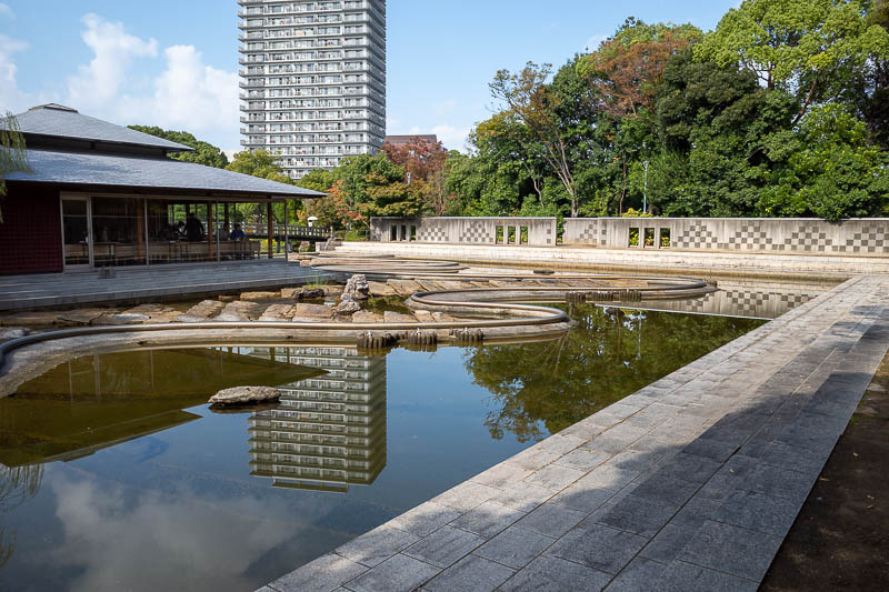 Back to Japan for the 11th time - October and November 2024 - Whatever this metal snake in this part of the fake lake is supposed to do, it is not doing it. And so now it looks like a sewage treatment plant pond 