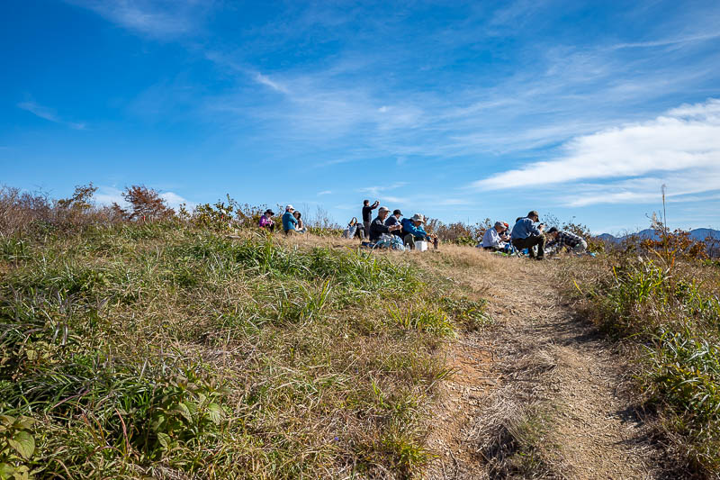 Japan-Kanazawa-Hiking-Mount Okushishiku - And after making great progress I was already at the summit. Look at all the people.