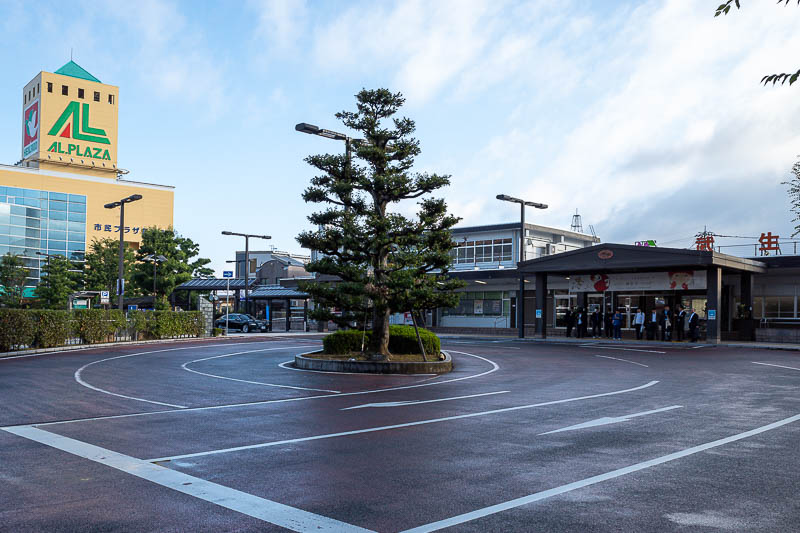 Japan-Fukui-Hiking-Hinoyama - I took the Hapi line south to Takefu station. I deliberately took a train that got me there 30 minutes before one of only 2 buses for the entire day w