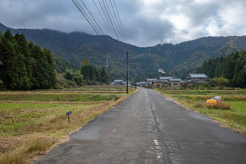 Japan-Fukui-Hiking-Hinoyama - It was only about 1.5km from the cat temple to the start of the actual trail, up this nice road through a 'post town'. At least they claim to be a pos