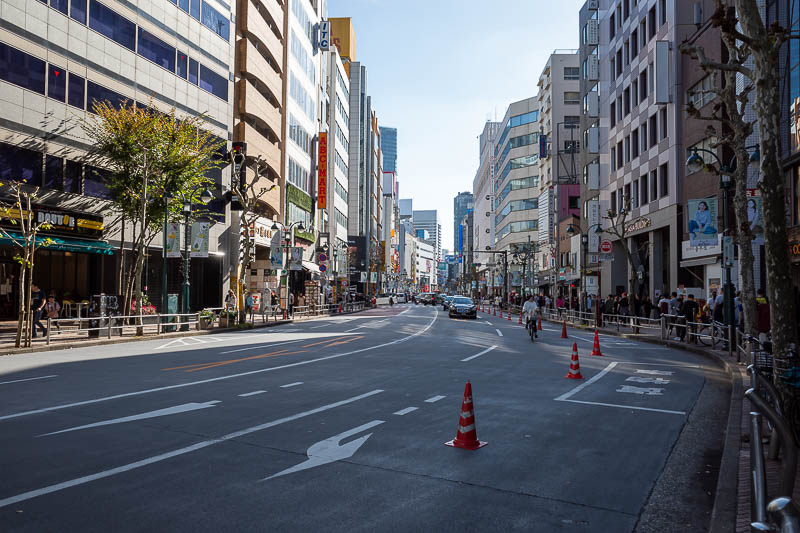 Japan-Tokyo-Shinjuku-Shibuya - Time to head into Shibuya proper. I was here the other day at night for the cancelled Halloween display. Now I am back in blazing sunlight.