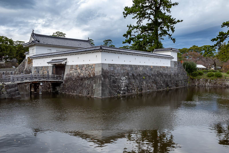 Japan-Odawara-Castle-Beach - I thought there might not be a moat, but it turns out the outer moat is extensive.