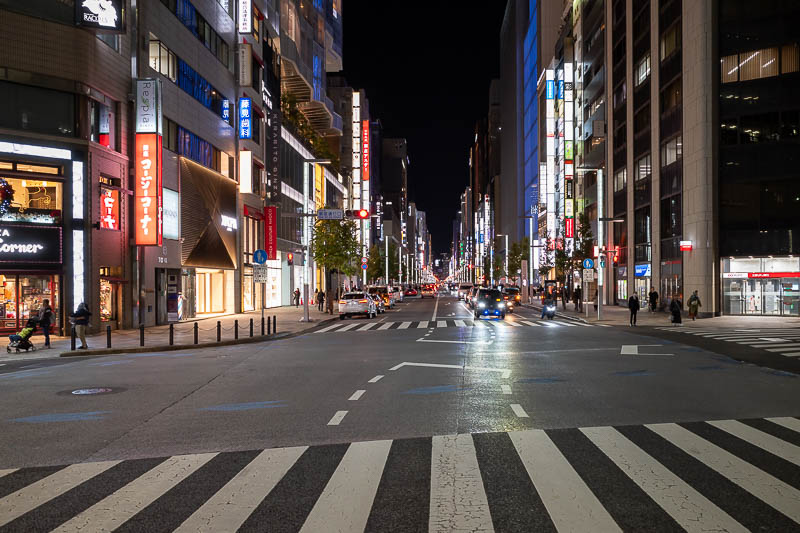 Japan-Tokyo-Ginza-Curry - The start of the main bit. I saw a couple of Ferrari's getting parking tickets. I have a feeling it would be a very low fine in Japan.