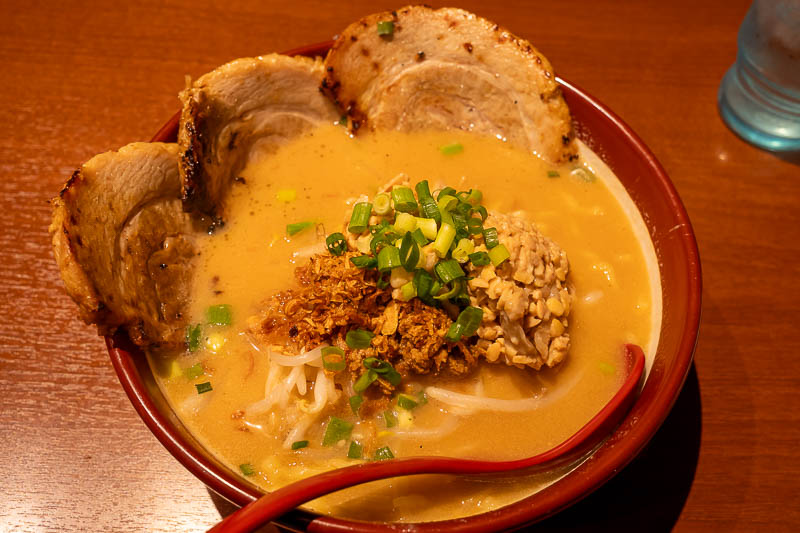 Japan-Tokyo-Ryogoku-Ramen - And so here is my ramen, with natto. A bit unusual! The pork was of a good quality. It is a very big serve, I could not eat it all. Current plan is th