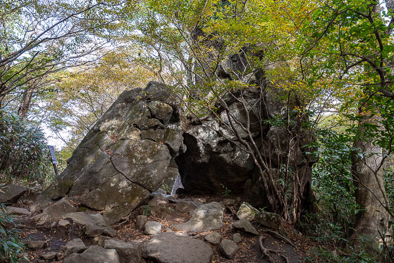 Japan-Tokyo-Hiking-Mount Tsukuba - Now it is time for many large rocks. They get larger the further you proceed along the trail.