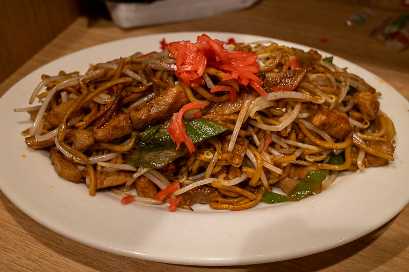 Japan-Tokyo-Kanda-Yakisoba - Here is my yakisoba. Quite flavourless. I burnt my lip on my ramen last night, so it was a no soup night tonight.