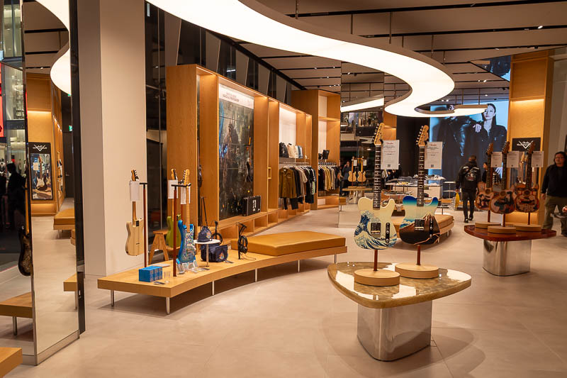 Japan-Tokyo-Shinjuku-Shibuya - The Fender shop was on my journey, which means I was at Harajuku.