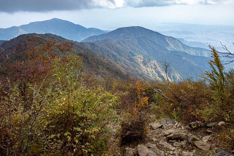 Japan-Tokyo-Hiking-Tonodake - That ridge going around to the right in the middle of the screen is the one I had come up.