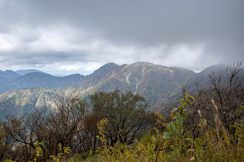 Japan-Tokyo-Hiking-Tonodake - Around there is Tanzawa, in the cloud.