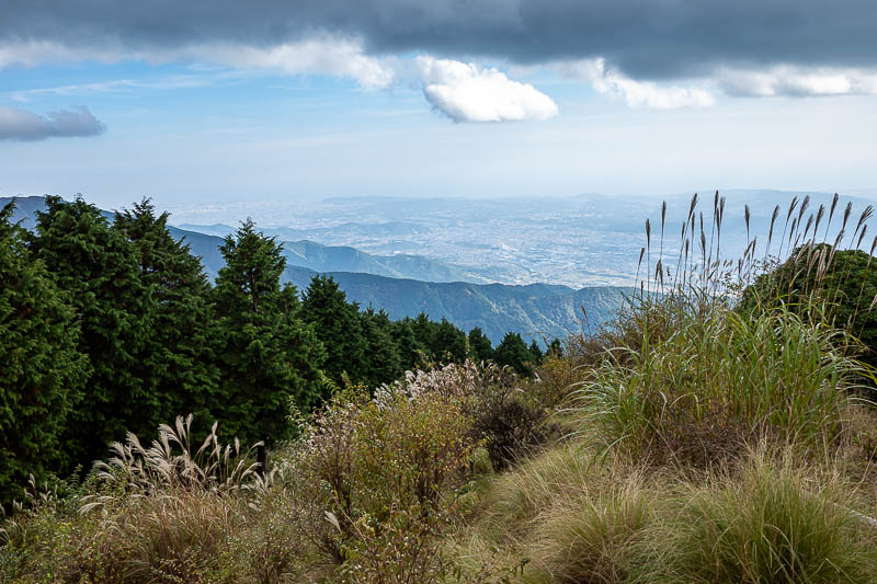Japan-Tokyo-Hiking-Tonodake - Still a long way to go.