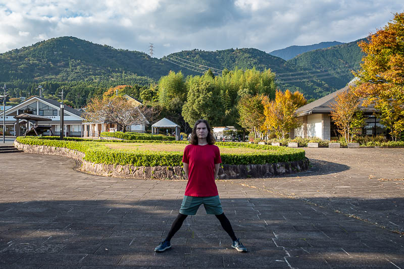 Japan-Tokyo-Hiking-Tonodake - Time for the stance, in my running tights and blood red running t-shirt. Yeah. Leeches can't get through my tights.