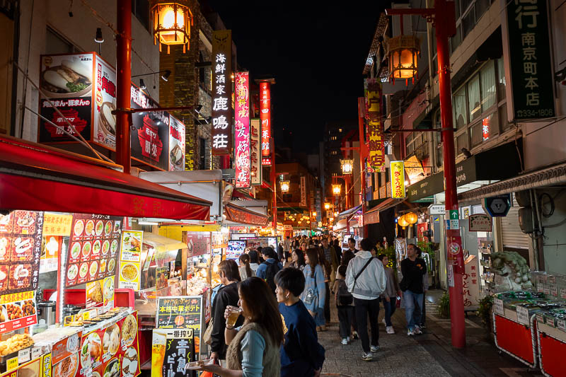 Japan-Kobe-Shinkaichi-Harborland - Not ridiculously busy.