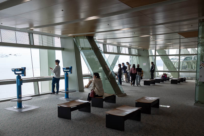 Japan-Kobe-Garden-Bridge - There are a couple of enclosed bits along the catwalks. One of which has a cafe.