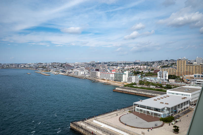 Japan-Kobe-Garden-Bridge - Here is the view in the other direction, nothing special.