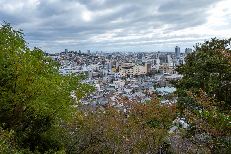 Japan-Kobe-Hiking-Higashiyama - Low view was already good. Cloud here looks cloudier than it was.