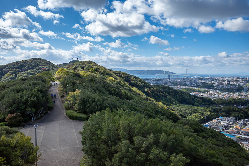 Japan-Kobe-Hiking-Higashiyama - The top of this second mountain is very developed, there are numerous cable cars, you will see more later.