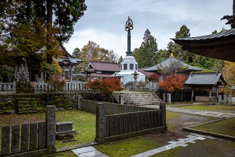 Trip 13 to Japan - October and November 2025 - It was a large complex with many attractions, but it was time for me to move on, the real summit is still to come, but not too far.