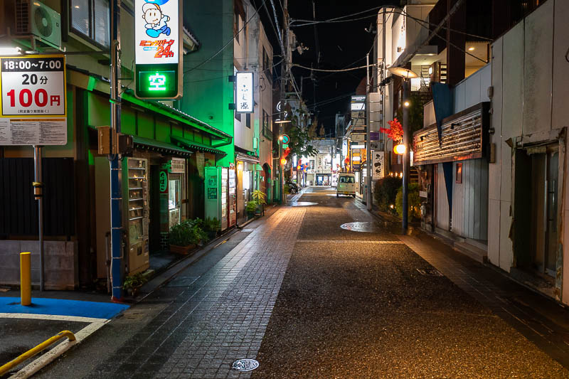 Trip 13 to Japan - October and November 2025 - Of course, there are still some dark and empty streets to appreciate.
