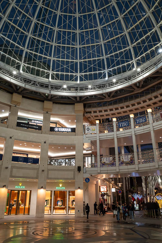 Japan-Takamatsu-Shotengei - There is a domed section near the start, I couldn't capture it all in one shot.