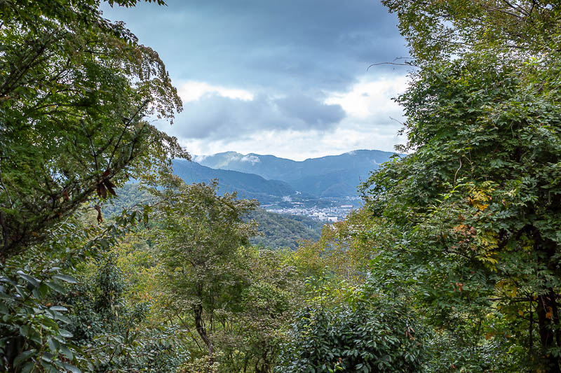 Japan-Tokyo-Hiking-Hachiokayama - A bit more view. Threatening clouds but it never rained.