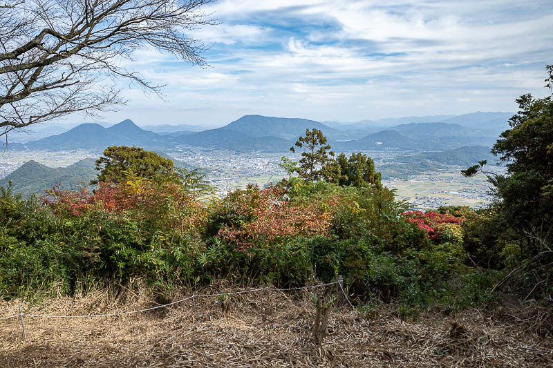 Japan-Takamatsu-Hiking-Mount Inazumi - Next view, with a rope. I suggest yamap if you want to do the course I did as there are a few different choices to make.