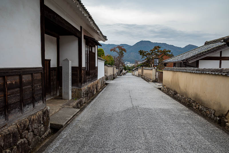 Japan-Okayama-Castle-Hiking - Nice streets, the gloomy weather adds to the vibe. Yeah, vibe. A word who's meaning is changing lately.