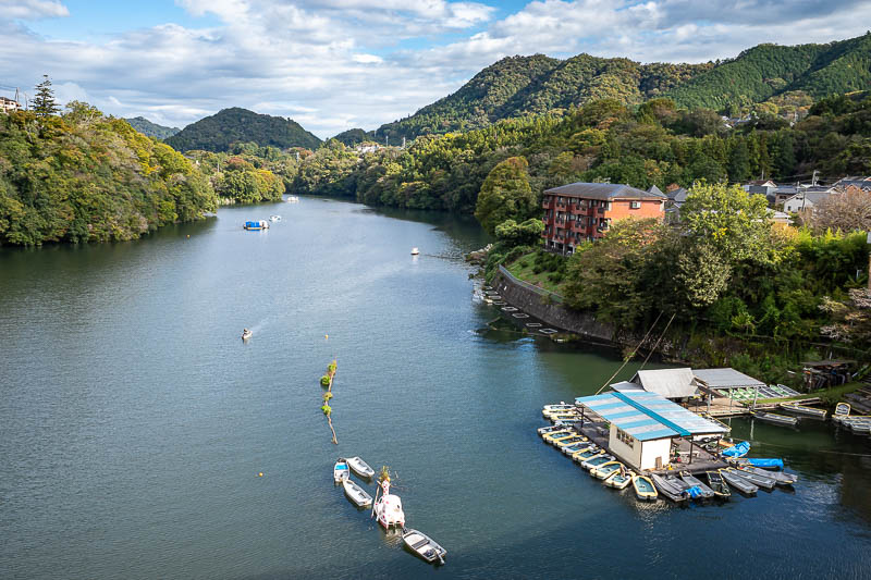 Japan-Tokyo-Hiking-Hachiokayama - Here is the view from the bridge from the start of the day, in the opposite direction, now with additional sunshine.