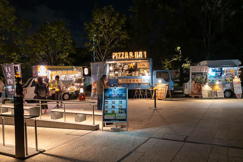Japan-Tokyo-Yurakucho-Shimbashi - Food trucks are still a thing, everywhere. There is still nowhere to sit at a table, instead you just pour whatever you ordered into your lap or onto