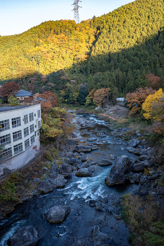 Japan-Tokyo-Hiking-Mount Odake - The view in the other direction over the ravine shows that the sun is about to vanish.