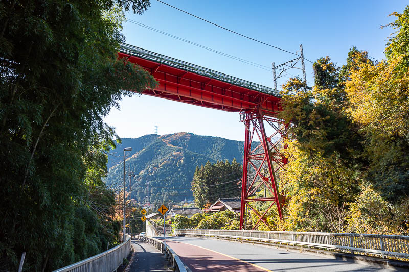 Japan-Tokyo-Hiking-Mount Takamizu - I think this is my 3rd time standing here waiting for a train to come over the bridge for a photo. My second time doing this hike, and one time I fini