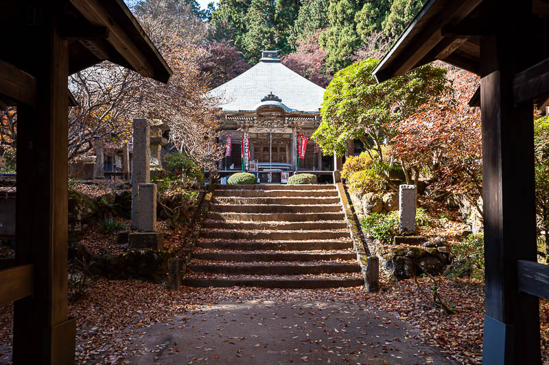 Japan-Tokyo-Hiking-Mount Takamizu - No one here! I had the shrine area to myself.