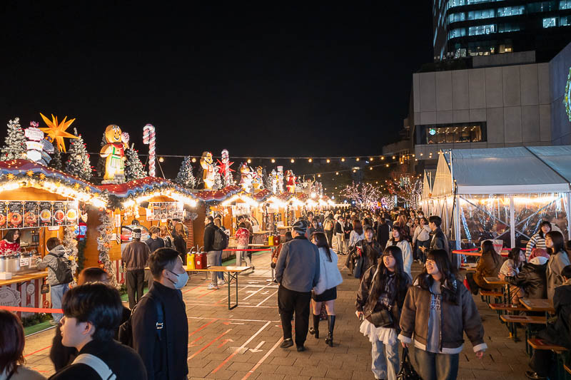 Japan-Tokyo-Skytree - Here is the xmas market. The tape on the ground for crowd control at the eating stalls seems optimistic.