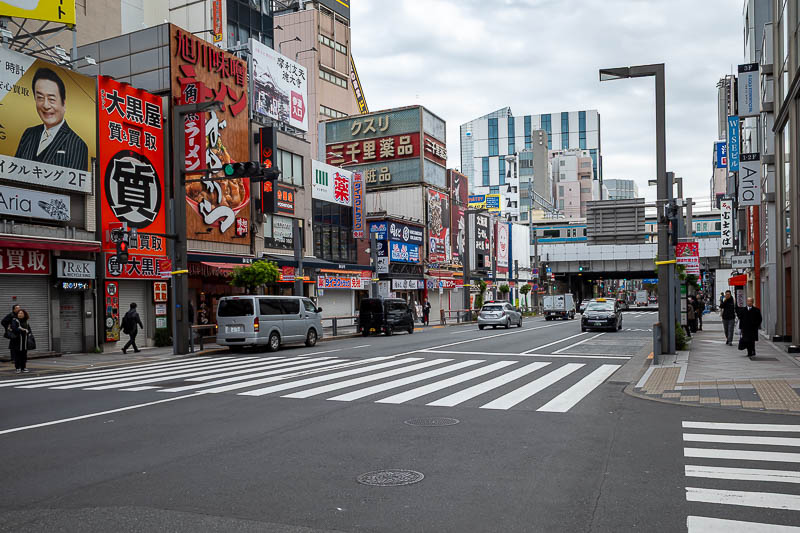 Japan-Tokyo-Walking-Yamanote - There are a huge number of photos, too many. They might not all be straight. Descriptions will be brief. This is the street from my hotel to Okachimac