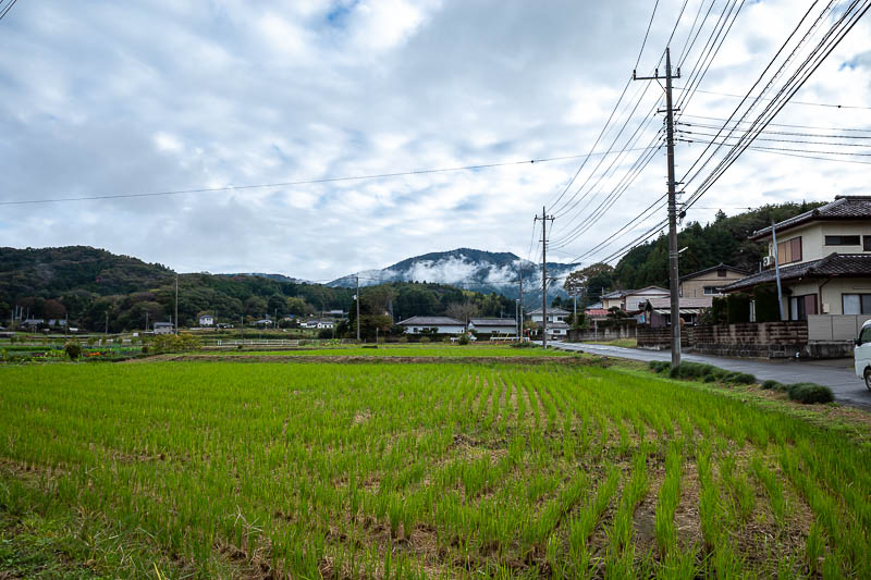 Japan-Tokyo-Hiking-Kasama-Wakaguni - I forgot to take a photo of the small mountain from the base, there it is with fog on it still.