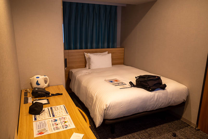 Japan-Tokyo-Airport-Haneda - Now for 3 photos of my hotel. I stayed here last year, Sotetsu Fresa Inn Ochanomizu Jimbocho, quite the mouthful. I even have the same sort of room as
