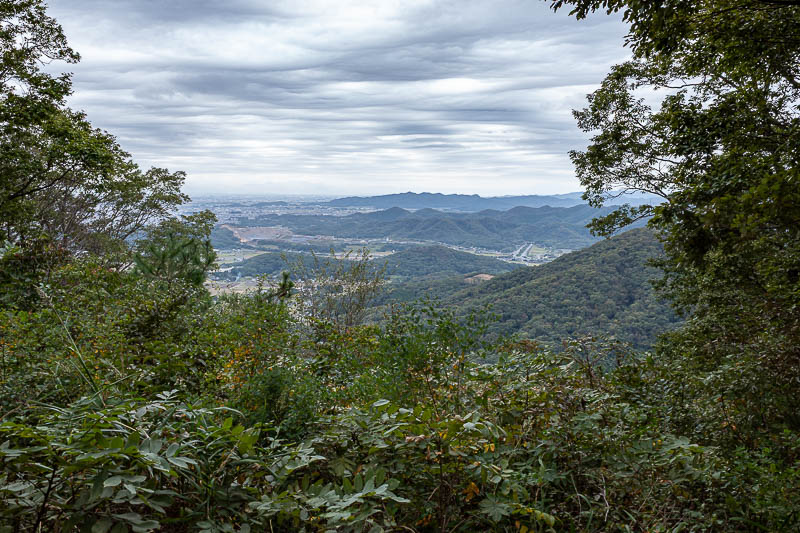 Japan-Tokyo-Hiking-Iwafuneyama-Koishiyama - Half way down again and here is a bit of a view.