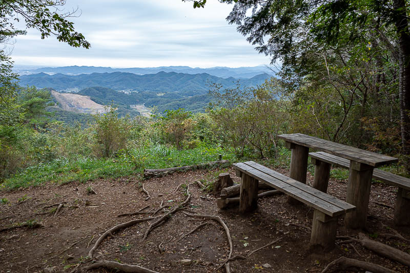 Japan-Tokyo-Hiking-Iwafuneyama-Koishiyama - That is definitely a quarry over there. Nice picnic table.