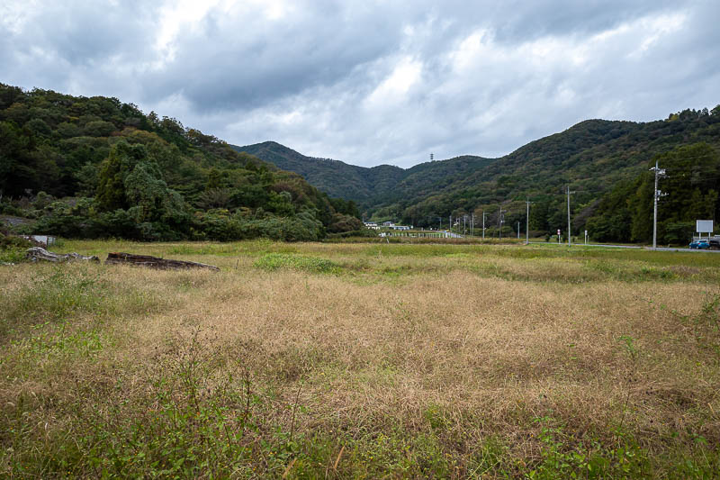 Japan-Tokyo-Hiking-Iwafuneyama-Koishiyama - And then much like the hike from 2 days ago, I exited the small mountain range into some farms.