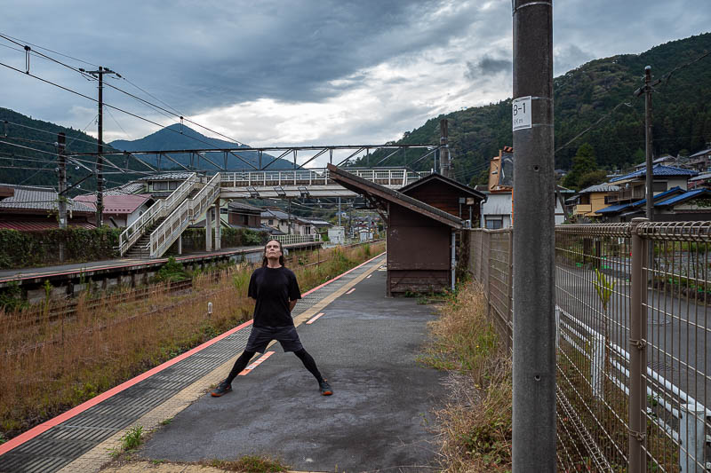 Japan-Tokyo-Hiking-Mitake-Hinodesan - And then I even had time for the stance, and a good one too! Final rain update, looking out the window now and it is... not raining.