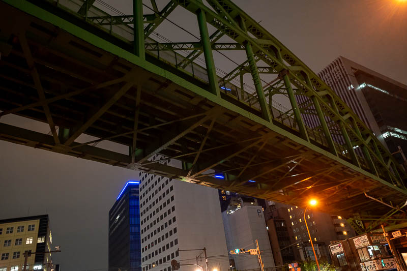 Japan-Tokyo-Akihabara-Rain - Finally, I was stopped at the intersection so why not point my camera up into the light rain and see what happens? This came out ok for high ISO 1/5 o